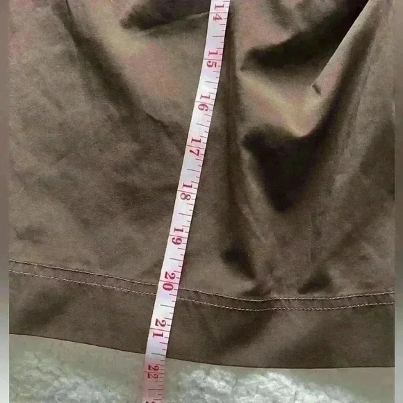 Arc'Teryx size 8 snap and zip  close shorts - Picture 12 of 15